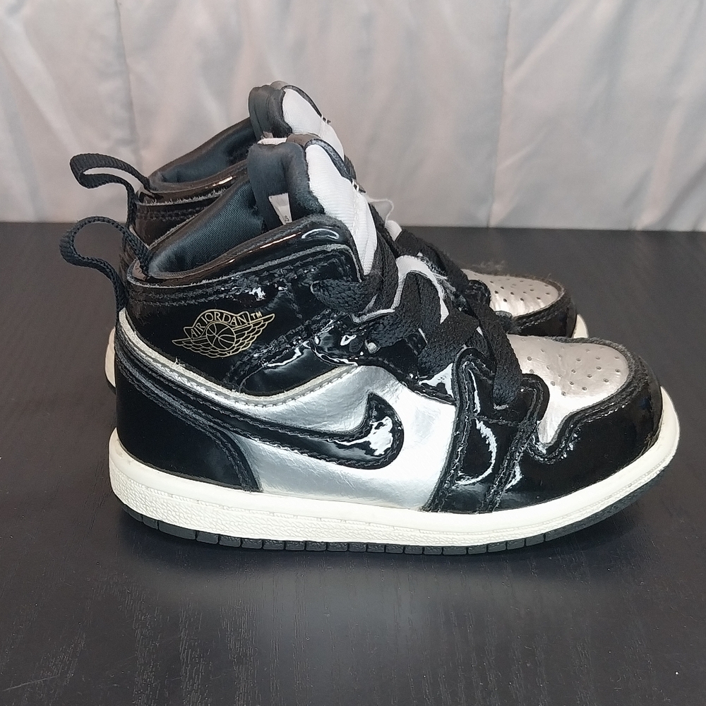 Jordan Air Jordan 1 Retro Mid Black/silver/gold Size 7C